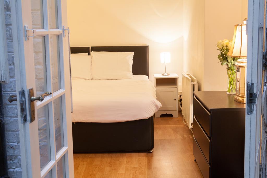 Victoria Station Apartment Лондон Екстериор снимка