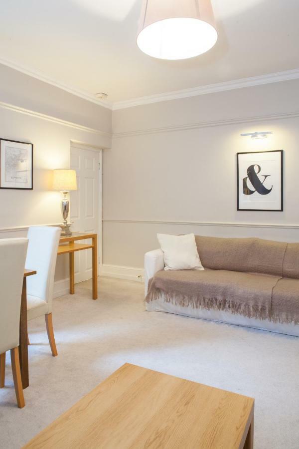 Victoria Station Apartment Лондон Екстериор снимка